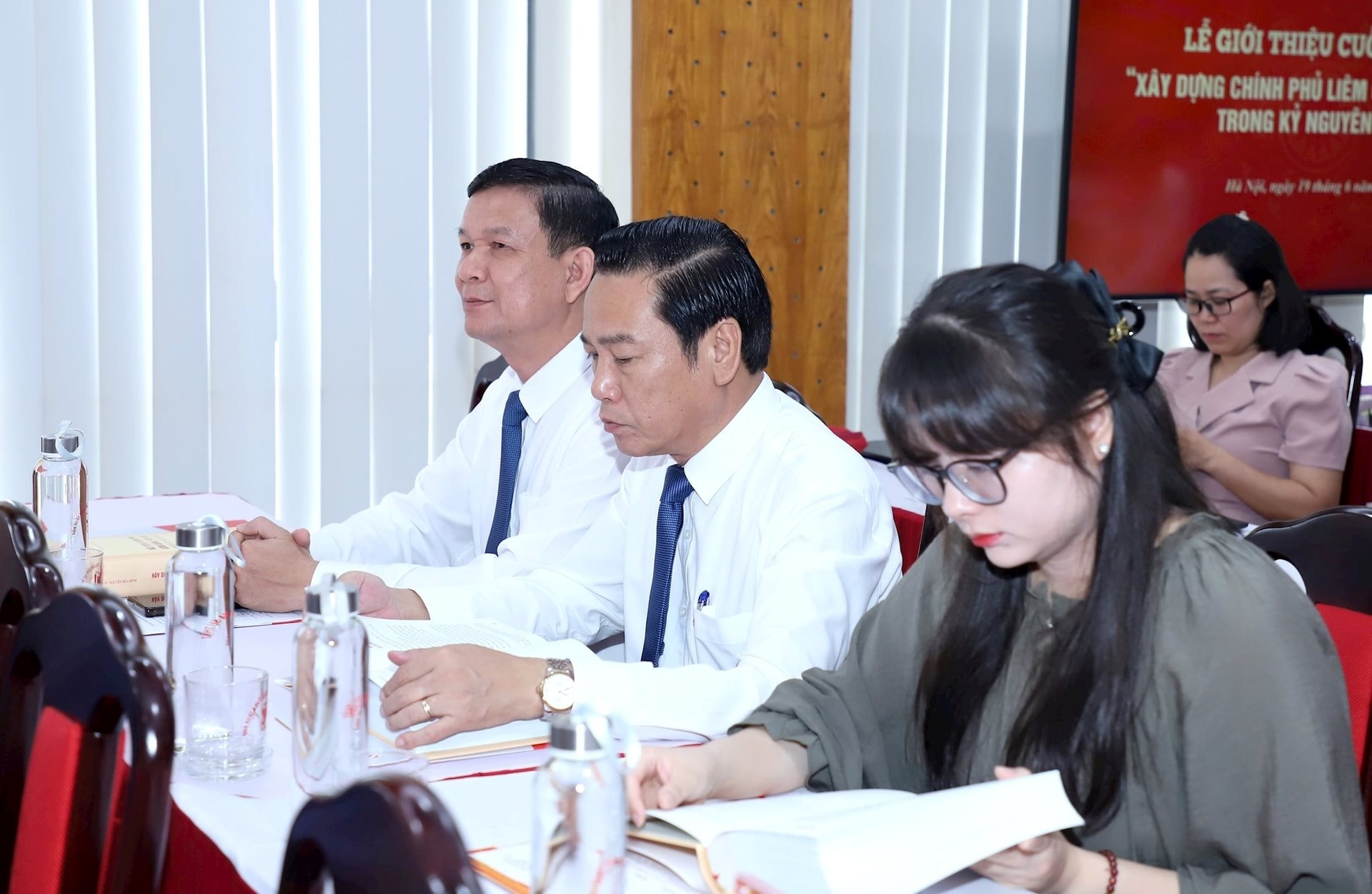 anh-14-sach.jpg