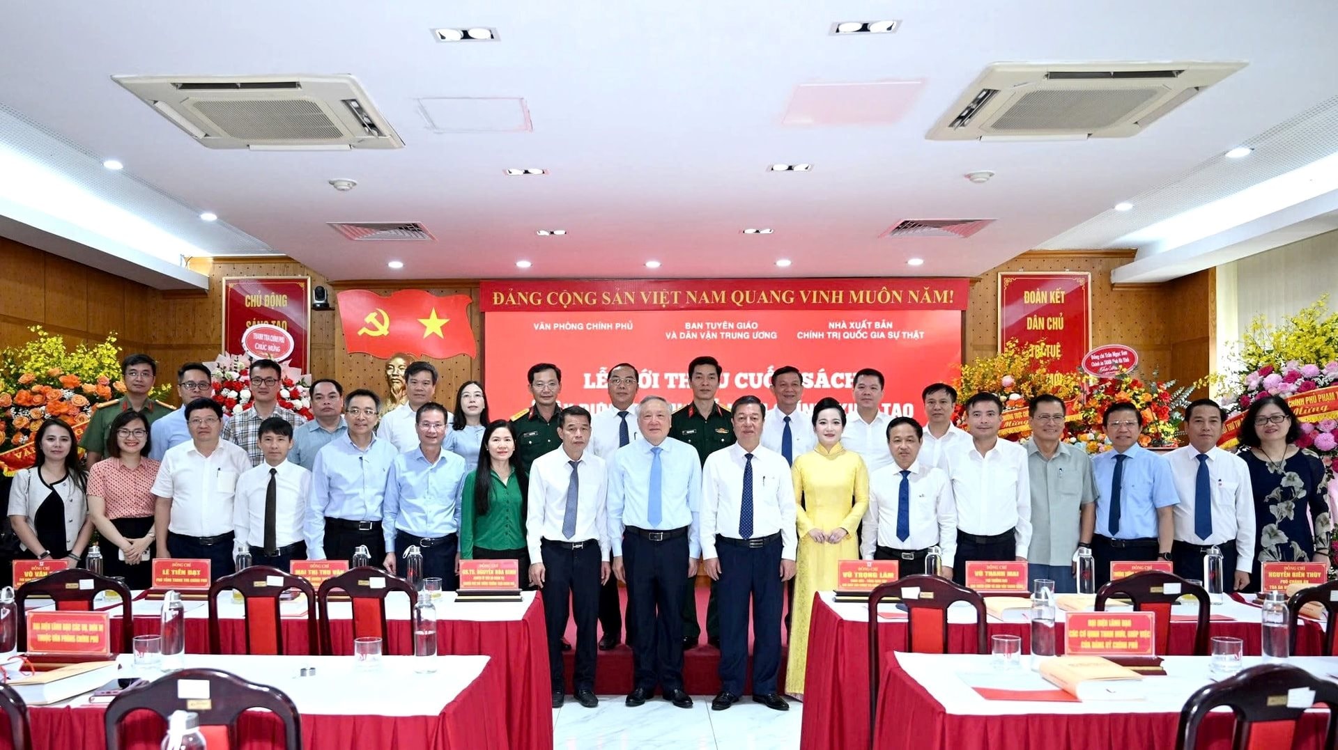anh-16-sach.jpg