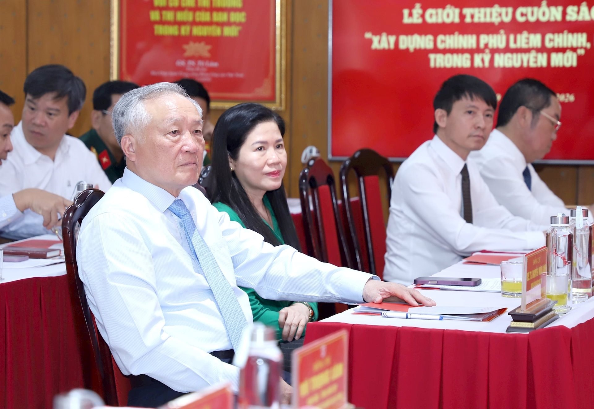 anh-3-sach.jpg