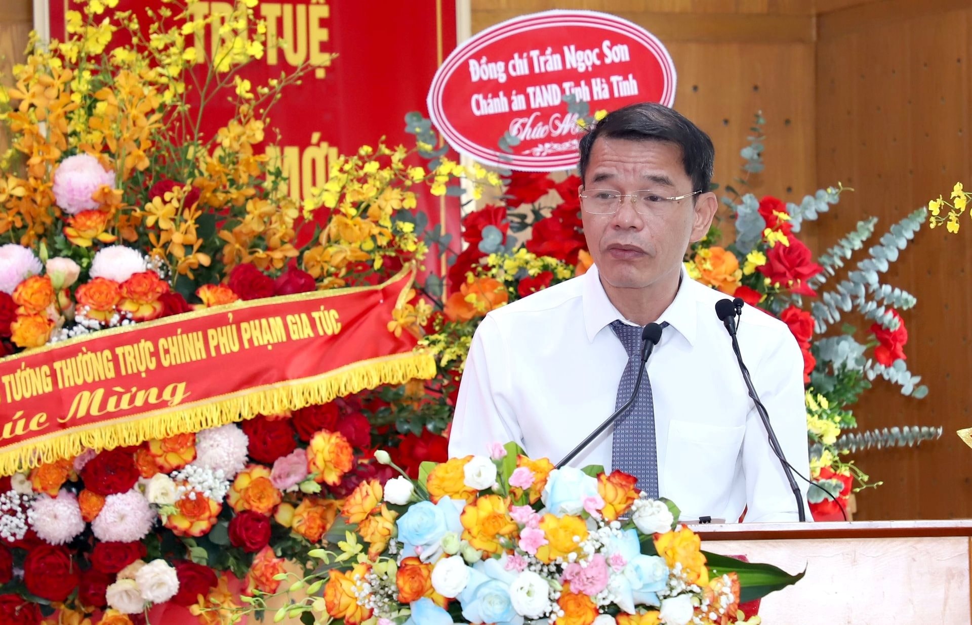 anh-6-sach.jpg