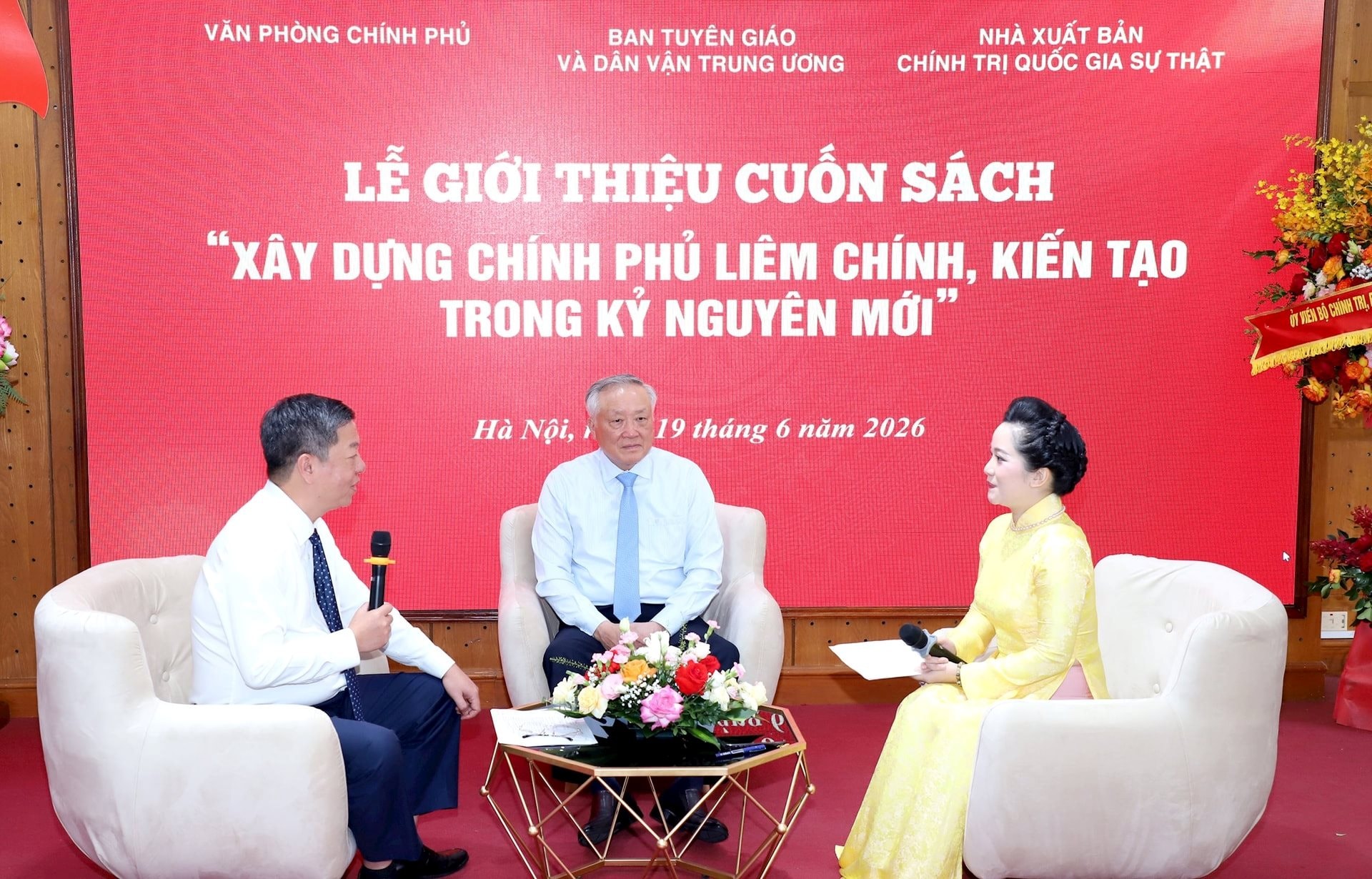 anh-8-sach.jpg