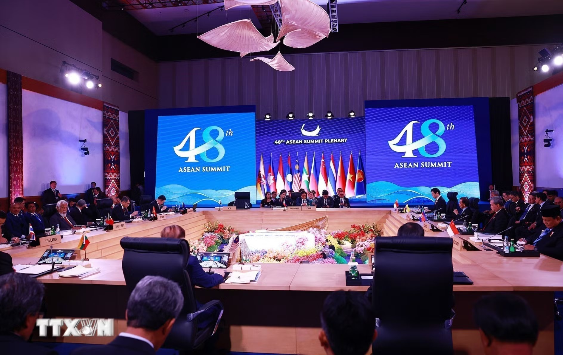 ttxvn-thu-tuong-le-minh-hung-du-phien-toan-the-hoi-nghi-cap-cao-asean-lan-thu-48-0805-3.jpg