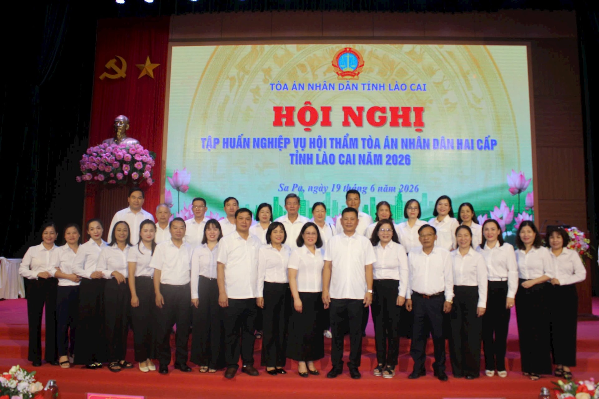 dai-bieu-chup-anh.jpg