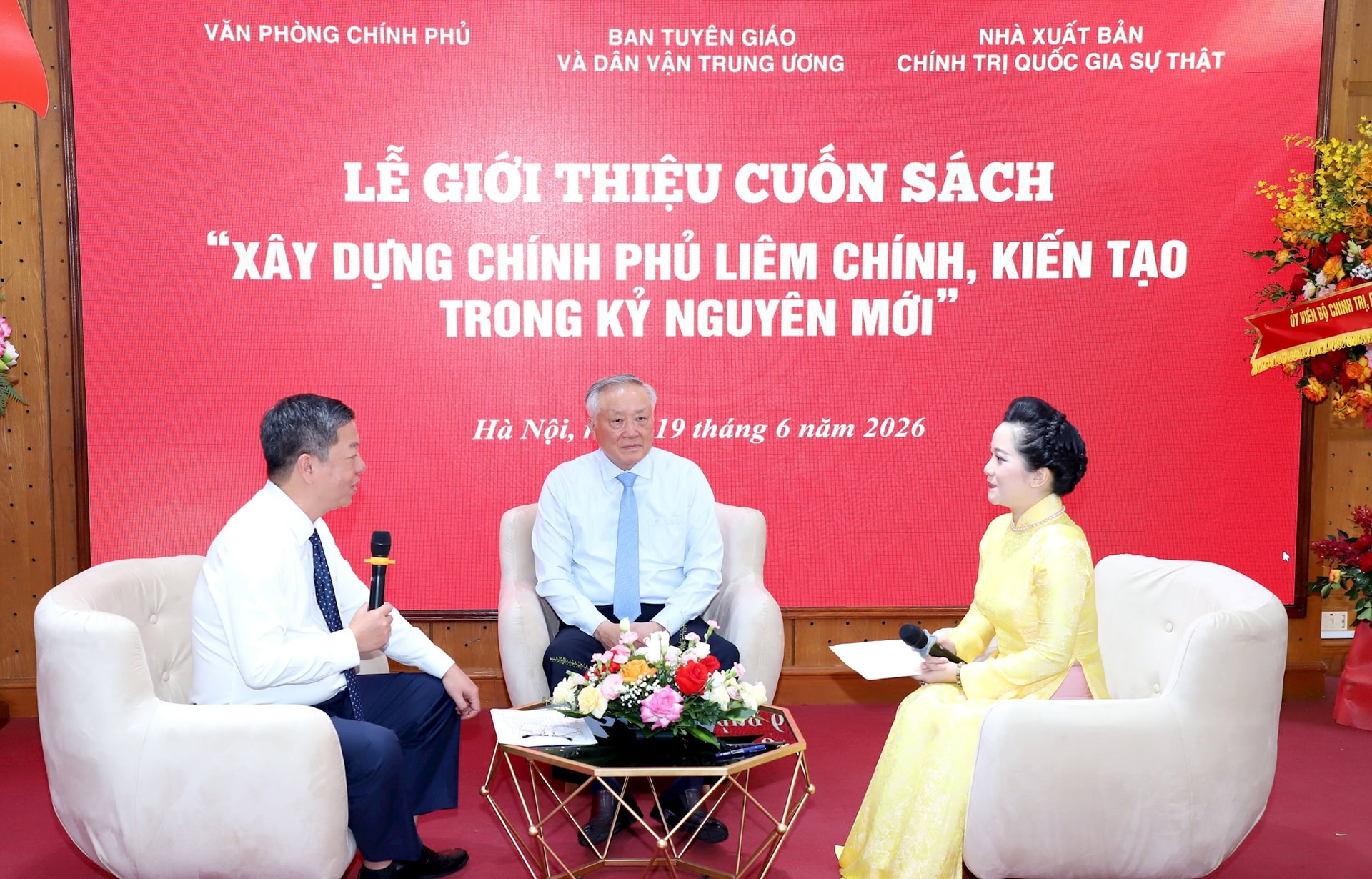 sach-nguyen-hoa-binh-14-.jpg