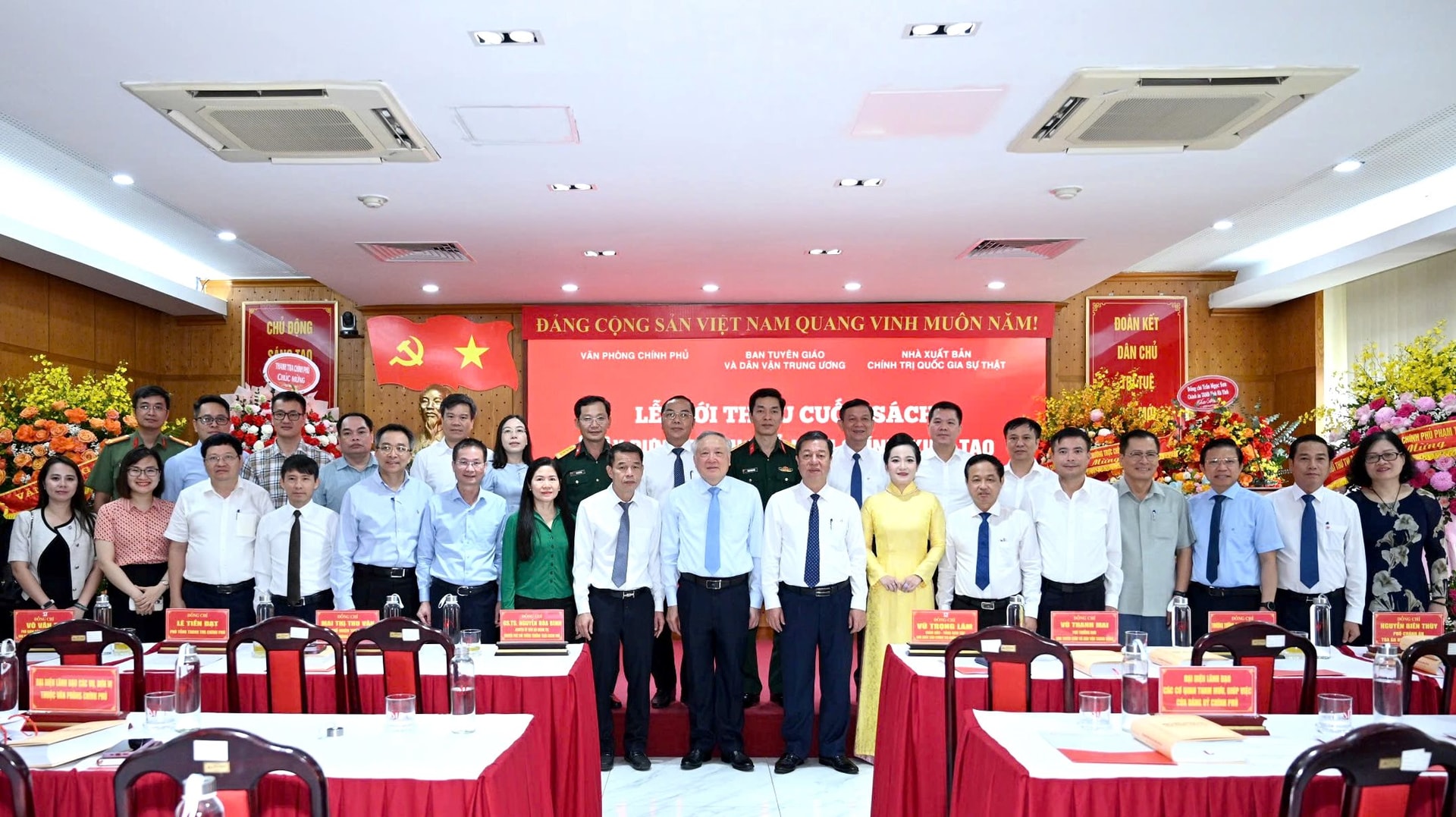 sach-nguyen-hoa-binh-15-.jpg