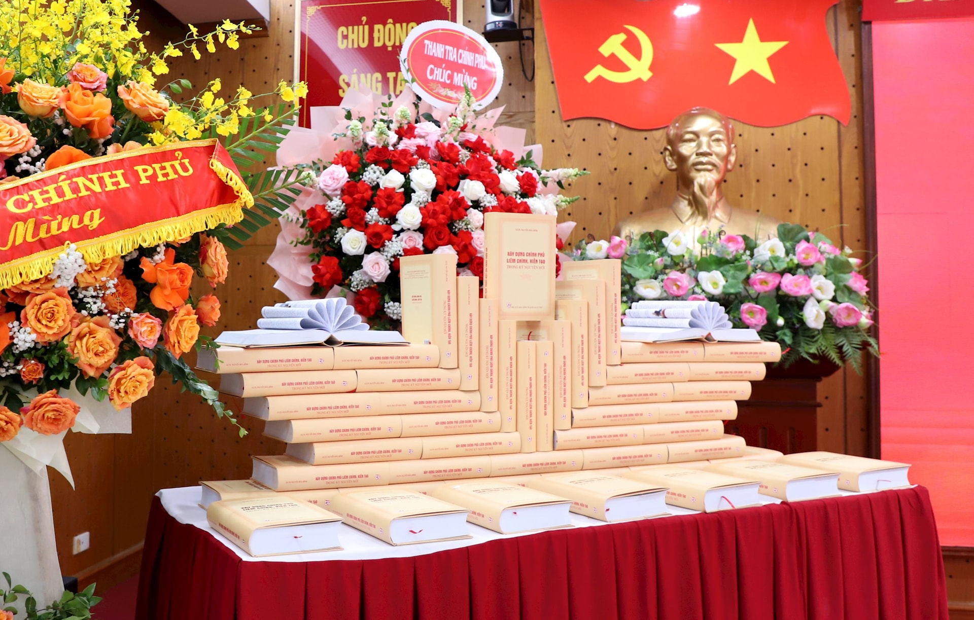 sach-nguyen-hoa-binh-2-.jpg
