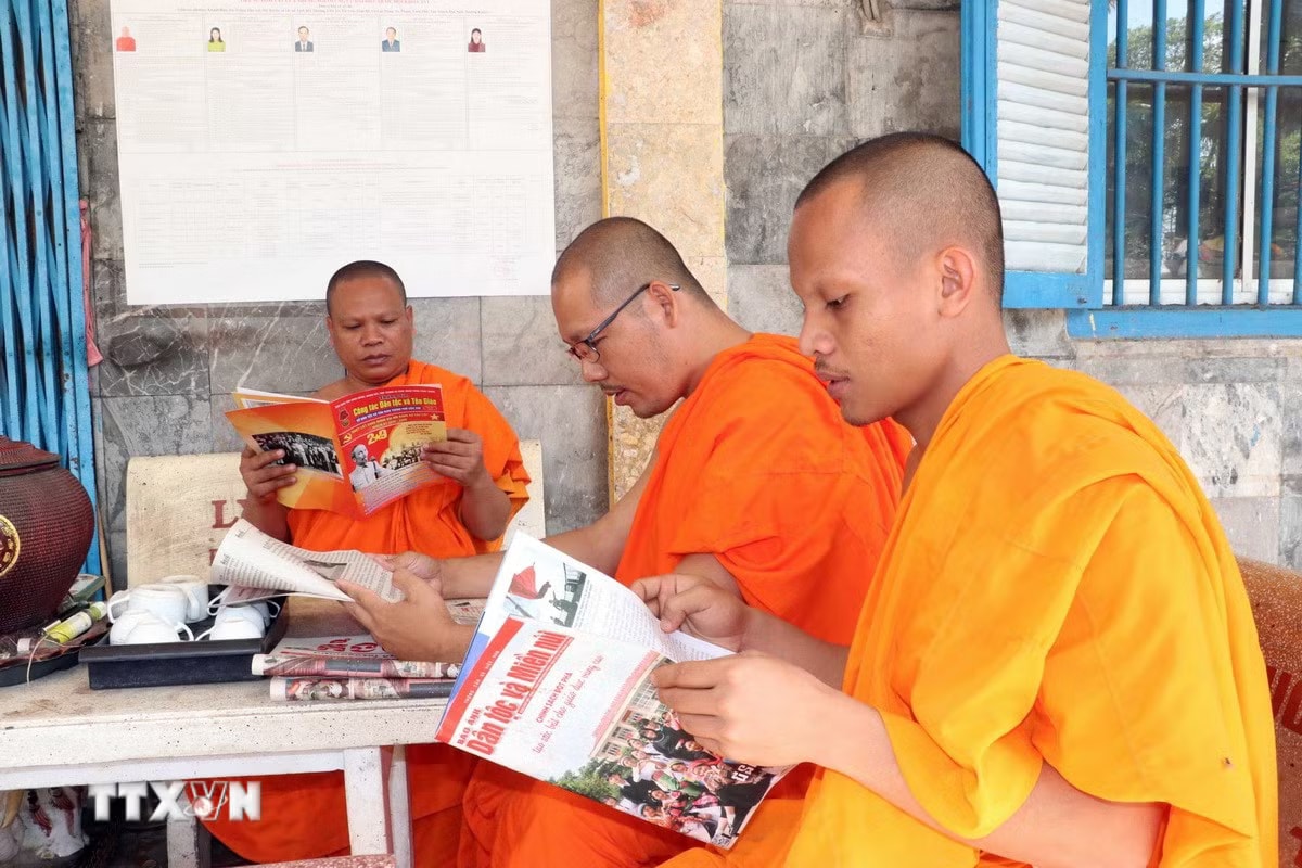 Báo chí cách mạng Việt Nam đã khẳng định vai trò là lực lượng tiên phong trên mặt trận tư tưởng, văn hóa của Đảng. (Ảnh: Trung Kiên/TTXVN) ttxvn-bau-cu-tang-ni-3.jpg