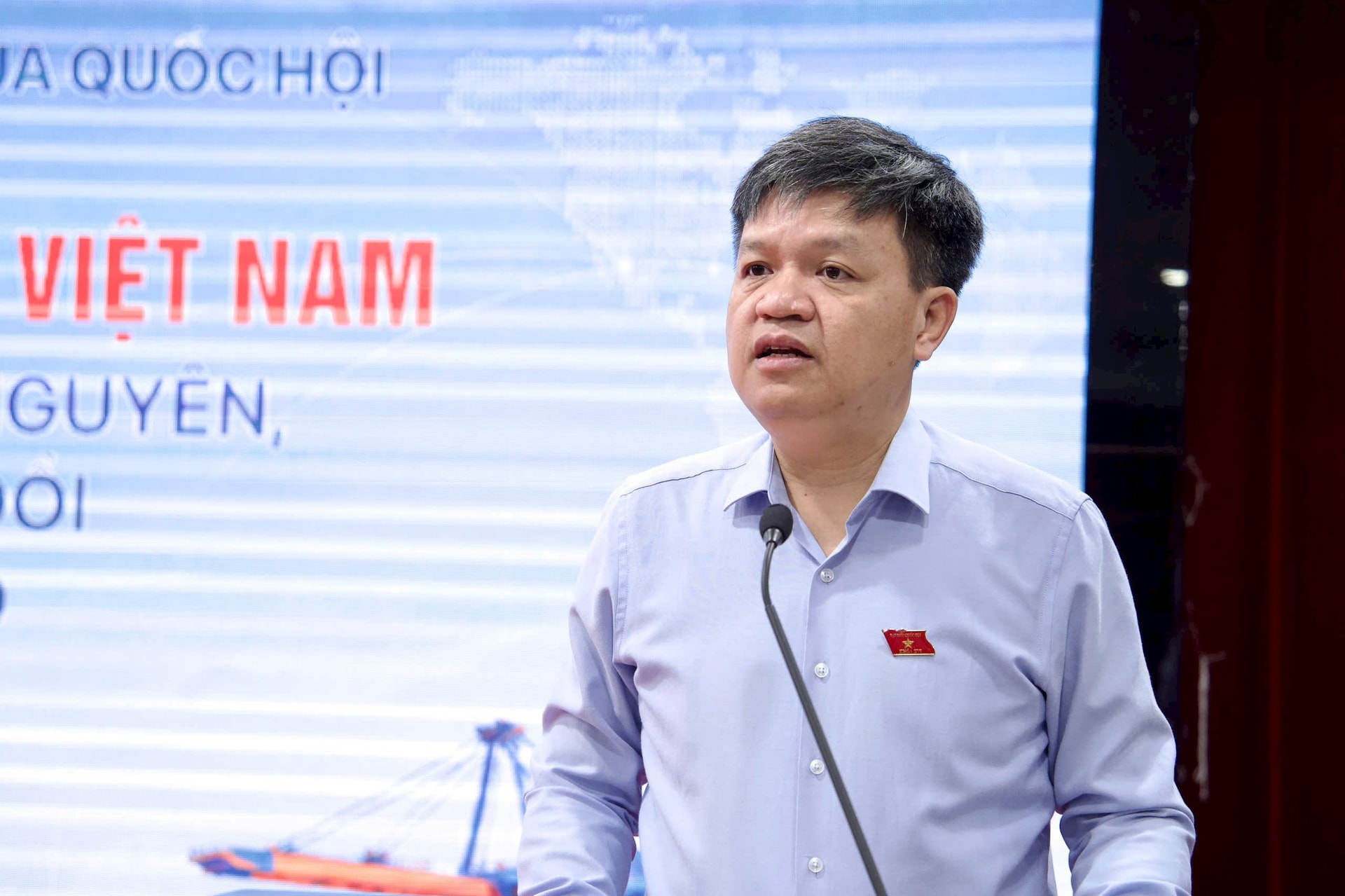 ta-dinh-thi.jpg