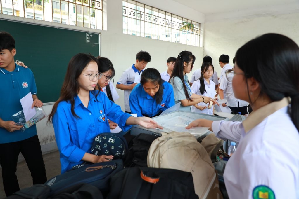 thanh-nien.jpeg