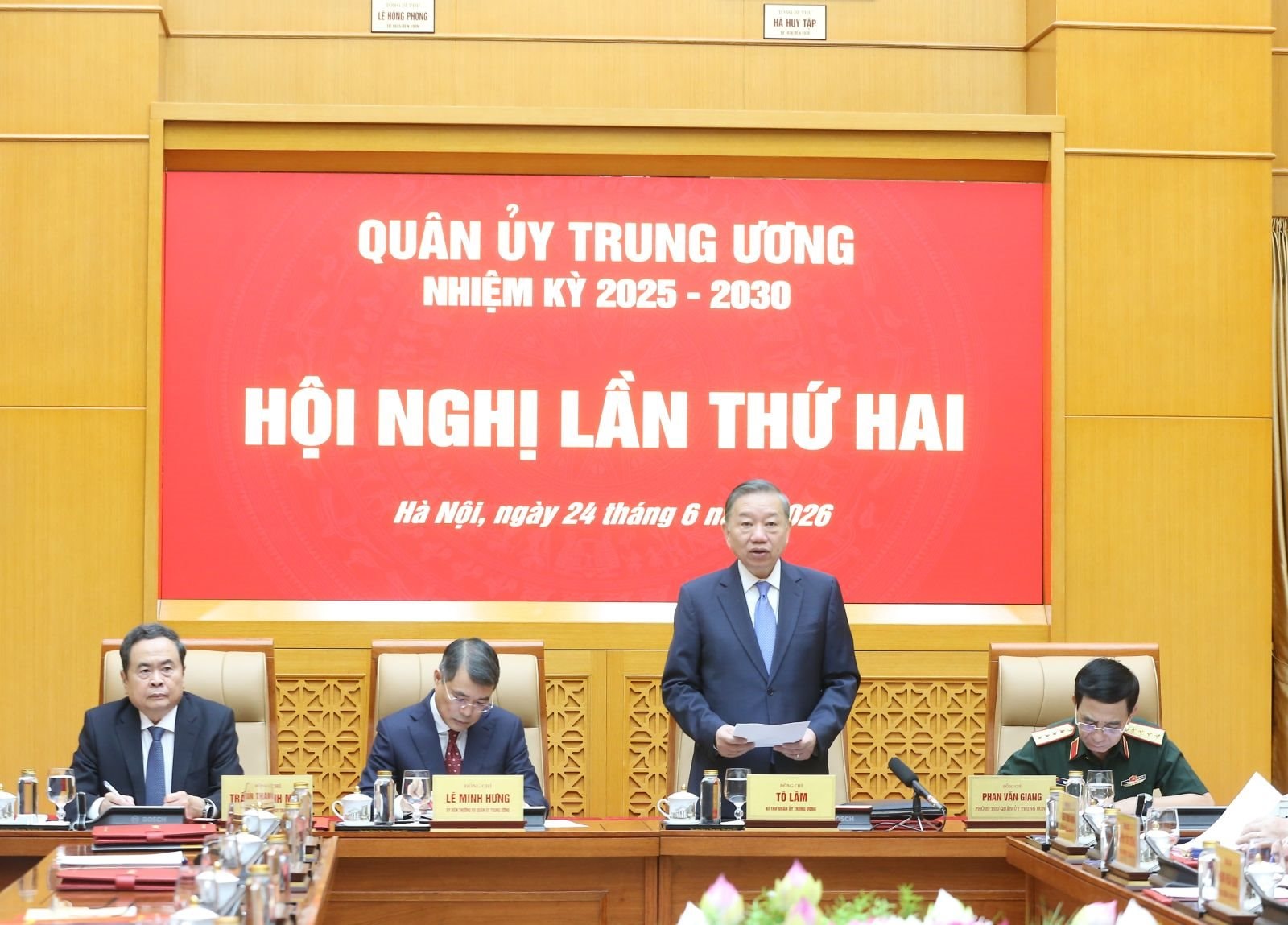 hn-qutw-2.jpg