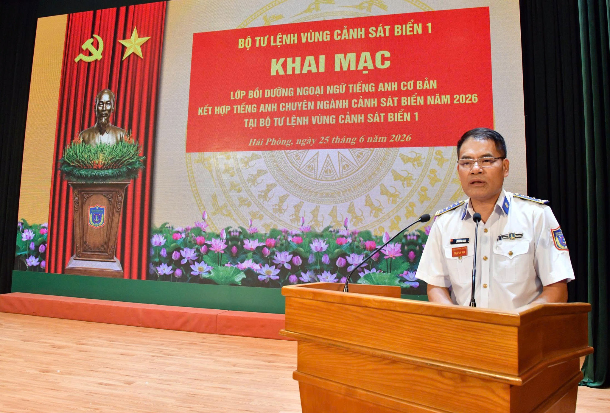 Đại tá Lương Cao Khải phát biểu khai mạc lớp bồi dưỡng