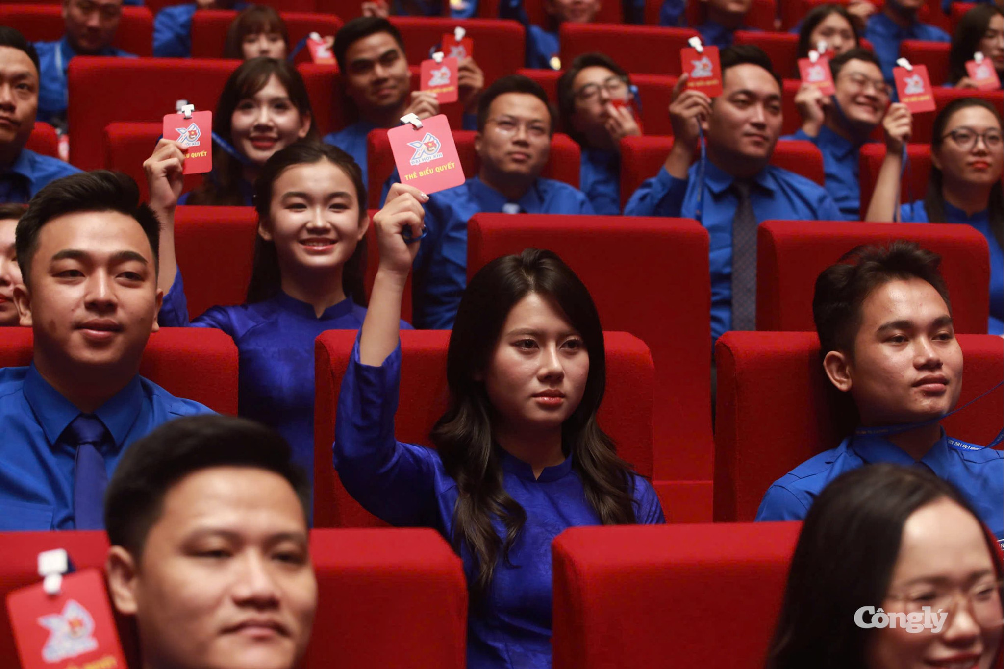 Các đại biểu dự phiên bế mạc chiều 25/6