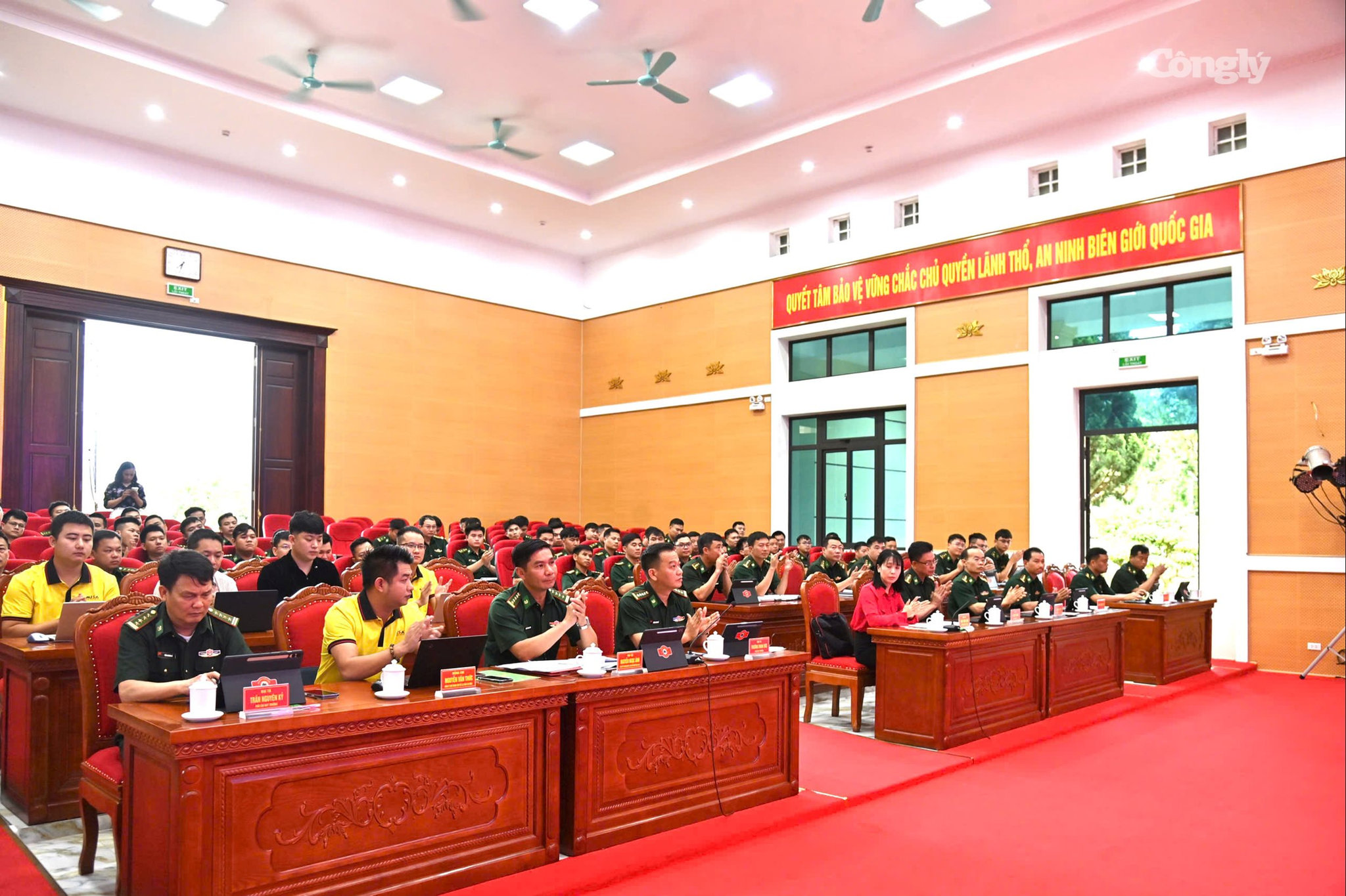 Hội nghị 1