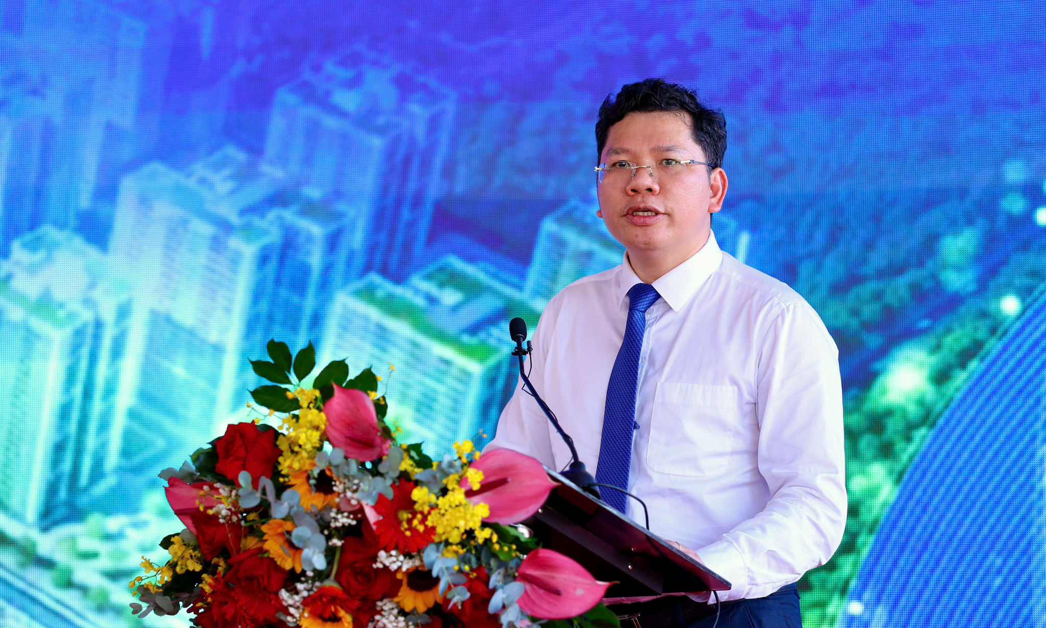 Ông Hoàng Nguyên Đinh – Ủy viên Ban Thường vụ Thành ủy, Phó Chủ tịch UBND Thành phố phát biểu chỉ đạo tại chương trình