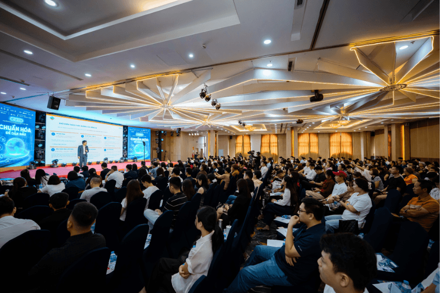 Bốn lớp chuẩn hóa trước khi triển khai AI Agent được CEO Lê Đức Nam chia sẻ tại hội nghị chuyển đổi số & TMĐT Việt Nam 2026