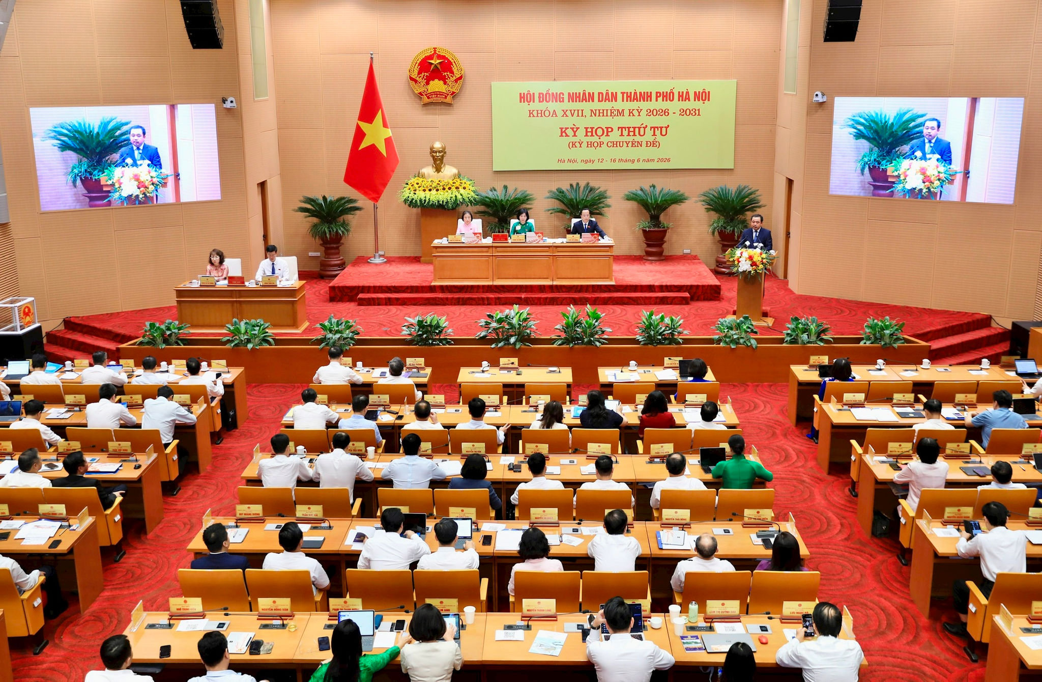 ky-hop-thu-tu-hoi-dong-nhan-dan-thanh-pho-ha-noi.jpg