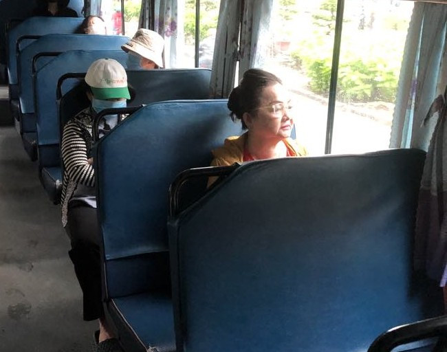 Trong rất nhiều lý do để tôi yêu Sài Gòn, có tình yêu sâu đậm tôi dành cho những chuyến xe buýt.