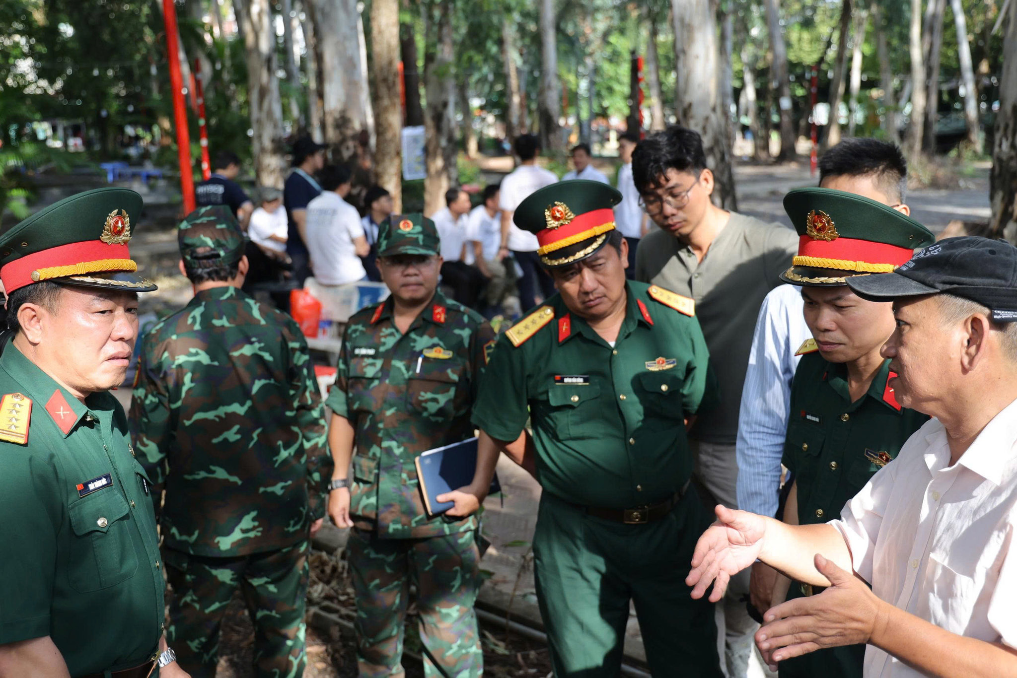 cong-vien-le-thi-rieng-16-17820121205421884030913.jpg