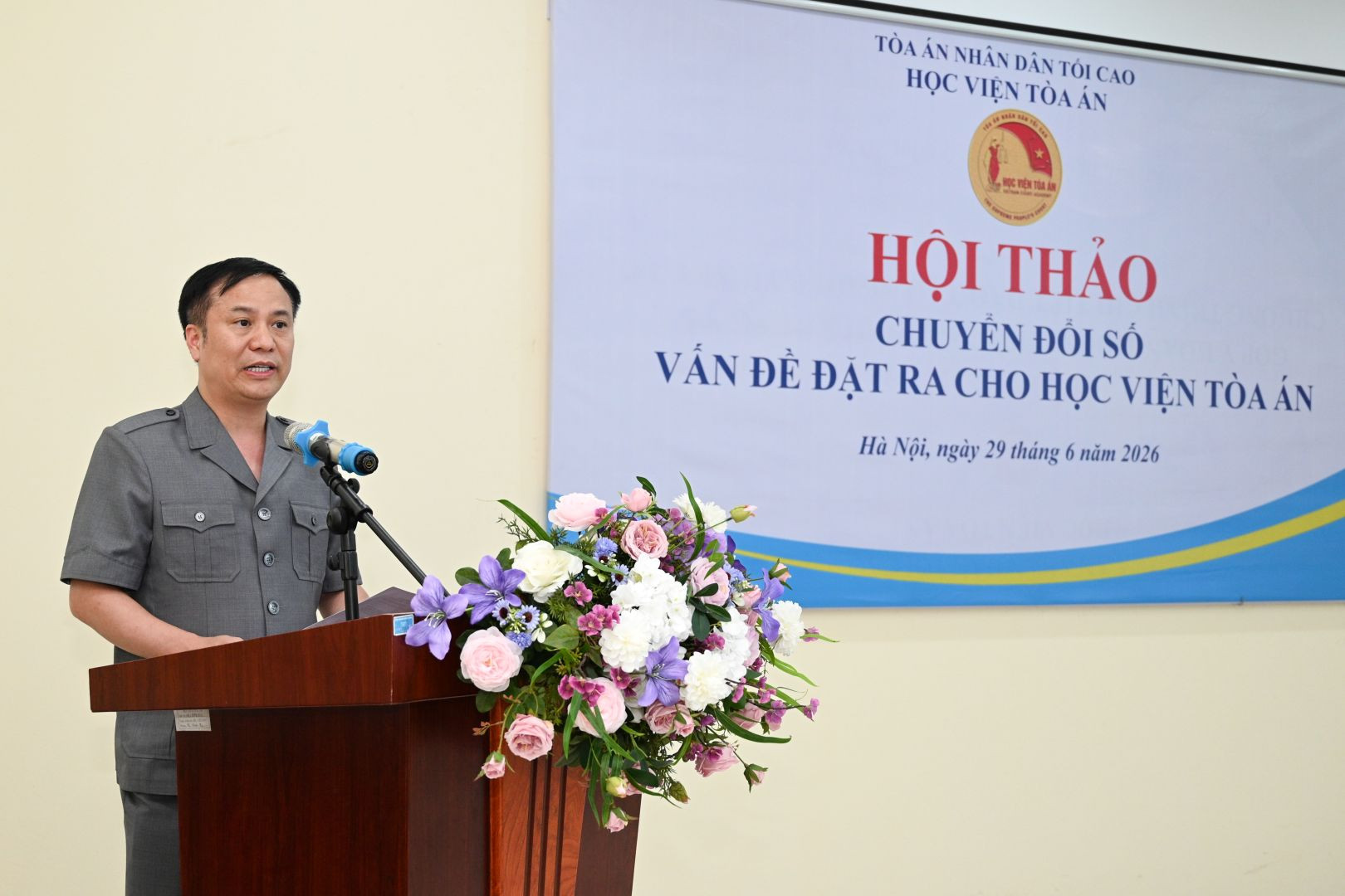 HT Hạnh