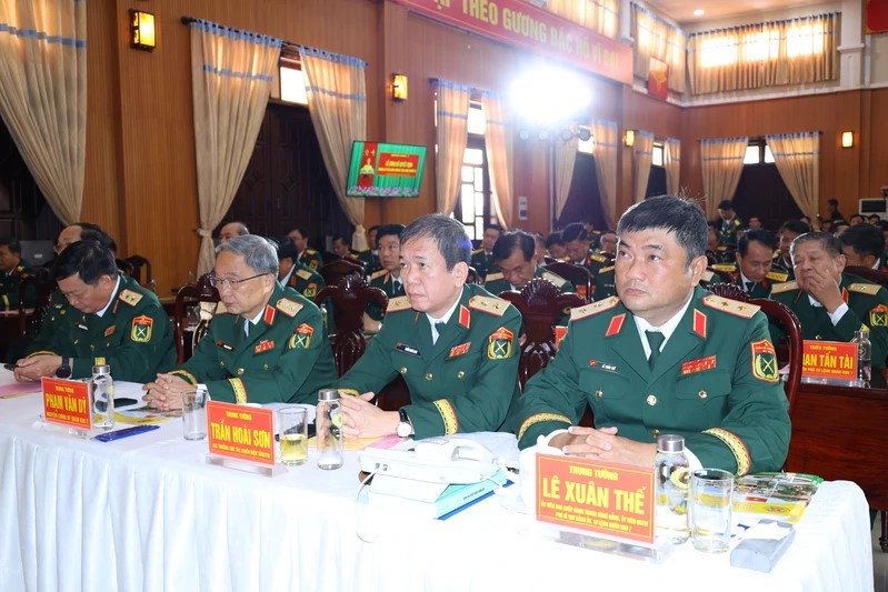 Các đại biểu tham dự buổi lễ.