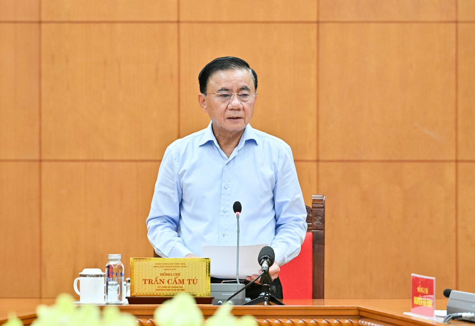 thuong-truc-ban-bi-thu-tran-cam-tu(1)-733fadbdc626c3b8f4738384eca35434.jpg