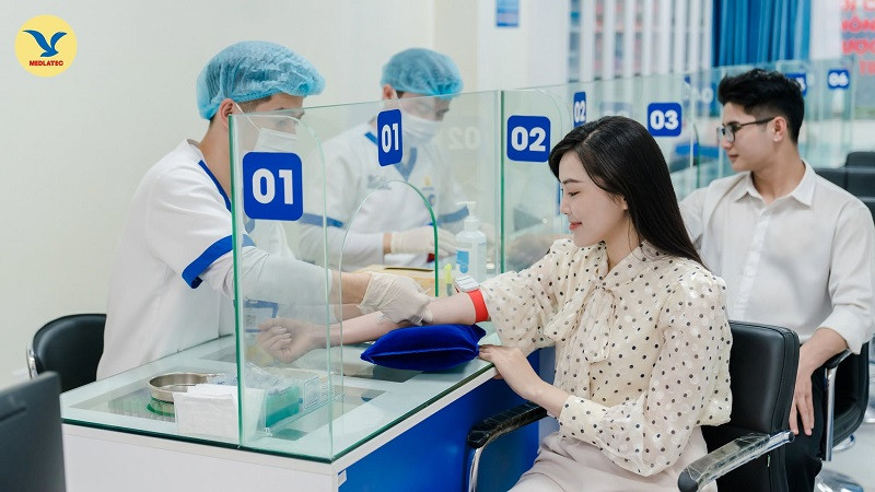 3-medlatec-ai-nen-lam-xet-nghiem.jpg