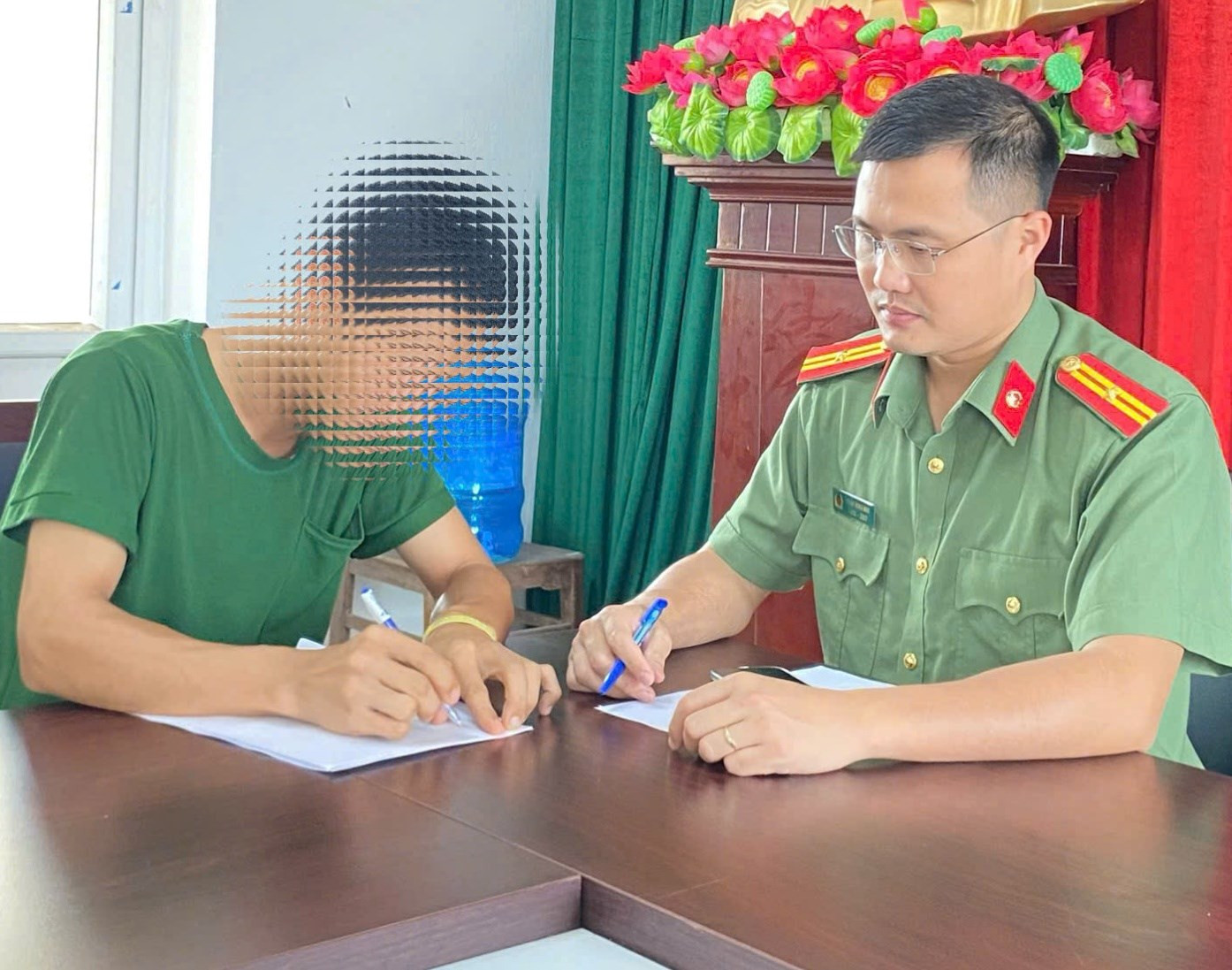 thông tin xuyên tạc