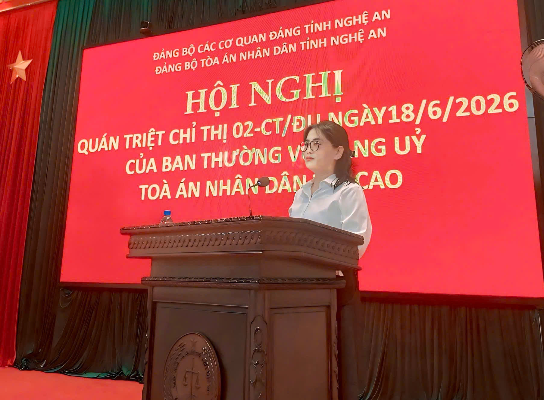 Đồng chí Phan Thị Nguyệt Thu – Bí thư Đảng ủy, Chánh án TAND tỉnh chủ trì hội nghị.