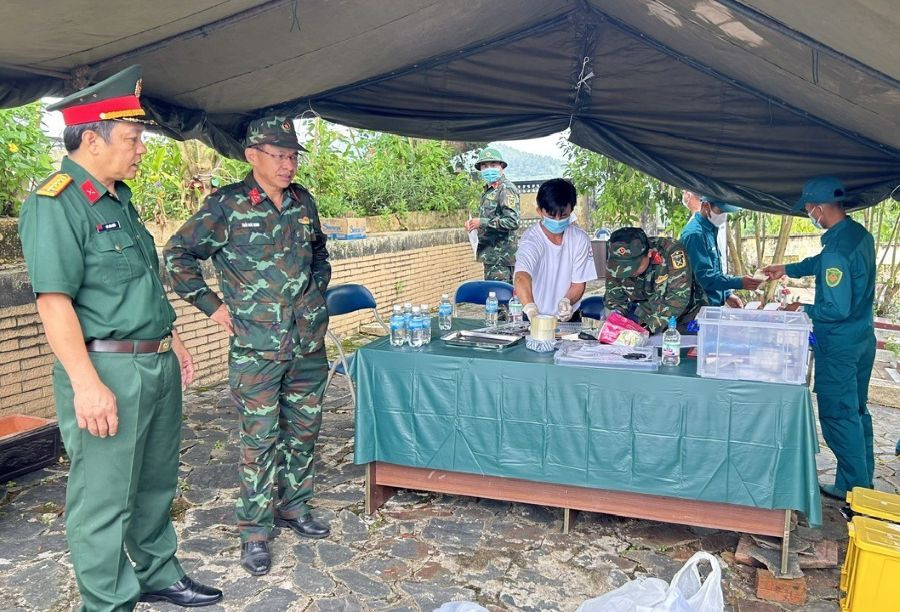 luc_luong_quan_su_chuan_bi_khu_vuc_phuc_vu_cong_tac_lay_mau_hai_cot_liet_si._2_20260701141707.jpg
