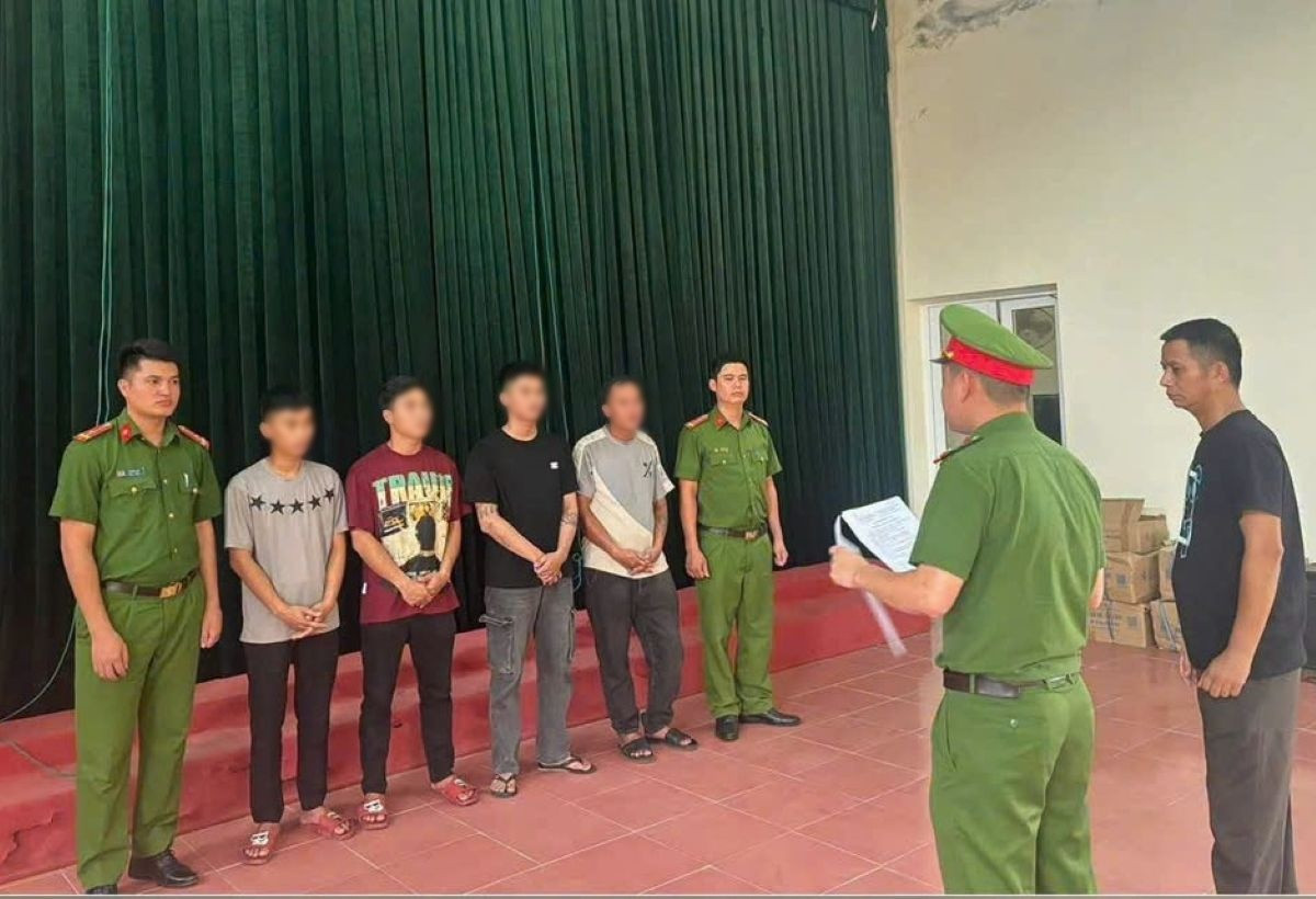 thanh niên hỗn chiến