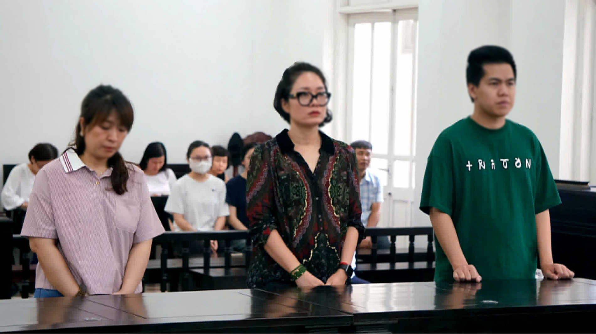 bán hàng hiệu