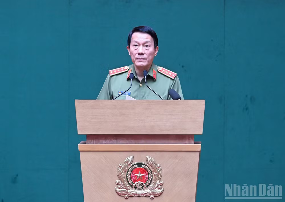 Đại tướng Lương Tam Quang, Ủy viên Bộ Chính trị, Bí thư Đảng ủy Công an Trung ương, Bộ trưởng Công an phát biểu ý kiến tại Hội nghị. (Ảnh: TRẦN HẢI)