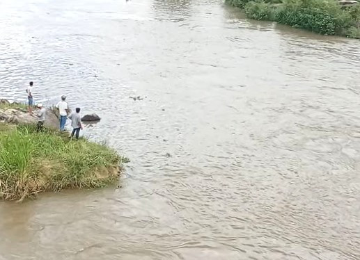 Sông Ba qua địa bàn phường An Bình, tỉnh Gia Lai nơi phát hiện thi thể anh Ph. và xe mô tô. (Ản