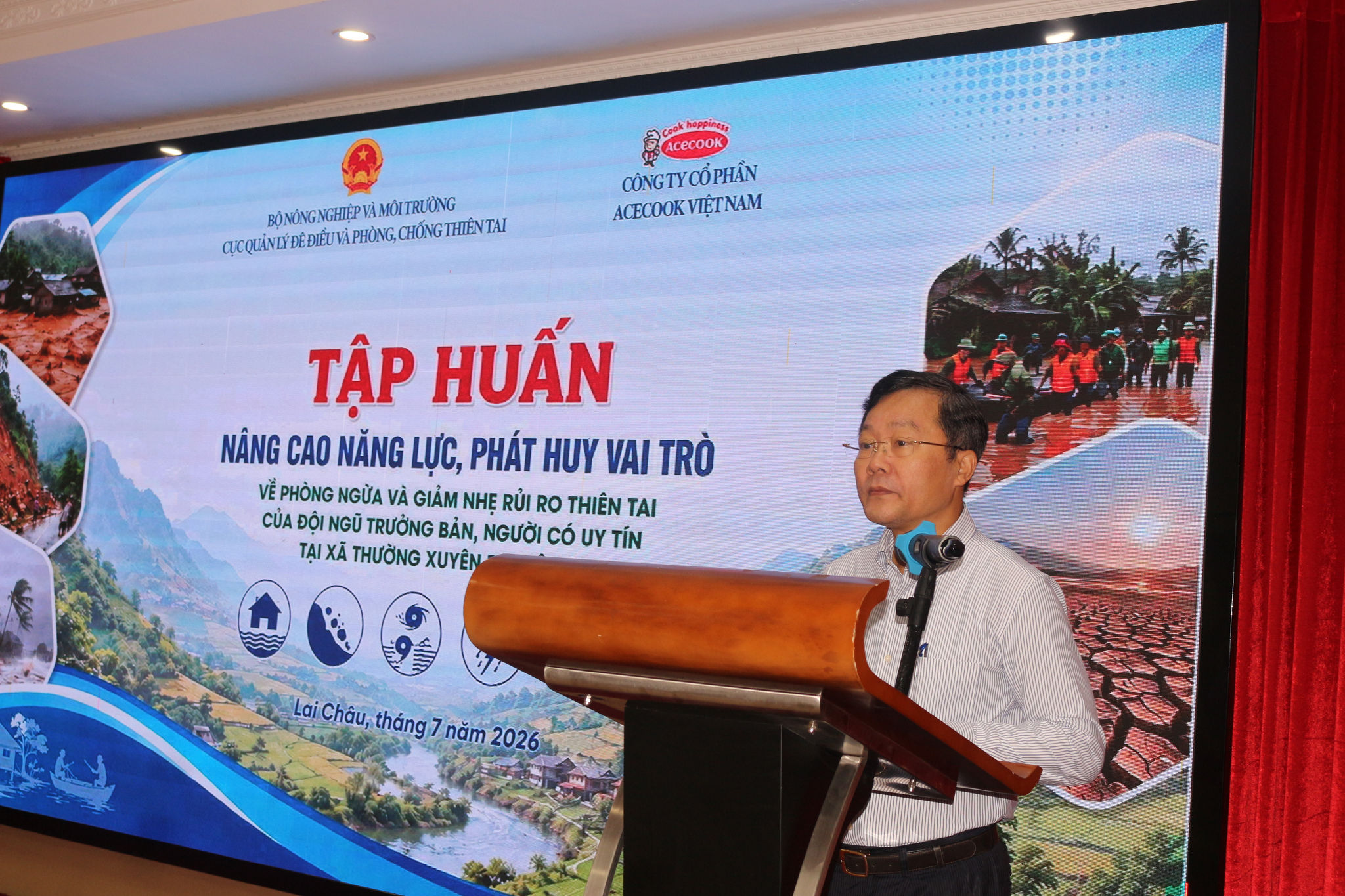 Ông Nguyễn Văn Tiến - Phó Cục trưởng Cục Quản lý đê điều và Phòng, chống thiên tai phát biểu tại buổi tập huấn