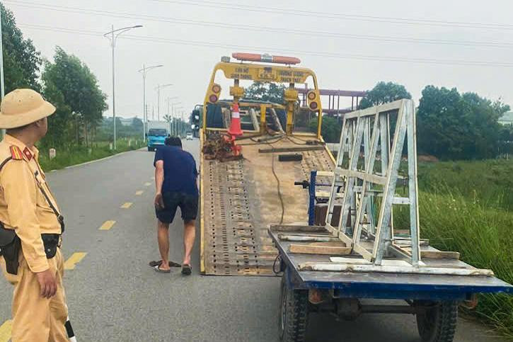 Tuyên truyền kết hợp xử lý nghiêm xe tự chế lưu thông trái phép