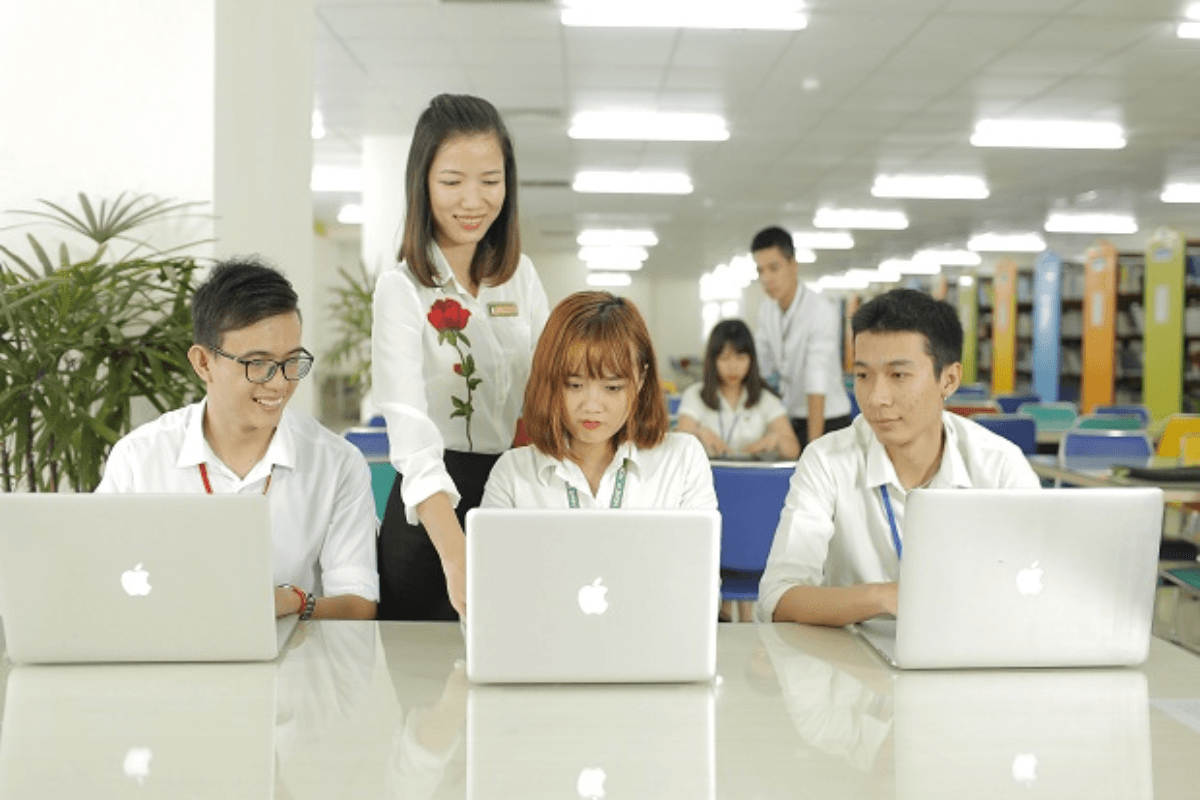 Việc ứng dụng công nghệ phải lấy người học làm trung tâm (Ảnh minh họa).