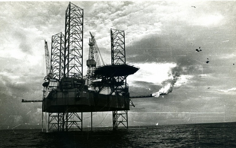 Từ thực tiễn tại Bạch Hổ, Vietsovpetro trở thành một “trường học lớn” của ngành dầu khí Việt Nam, nơi nhiều thế hệ cán bộ, kỹ sư, công nhân trưởng thành.