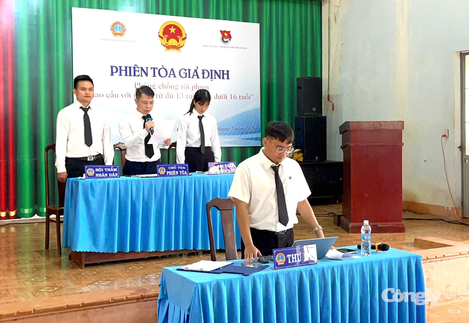 Phien tòa giả định 2