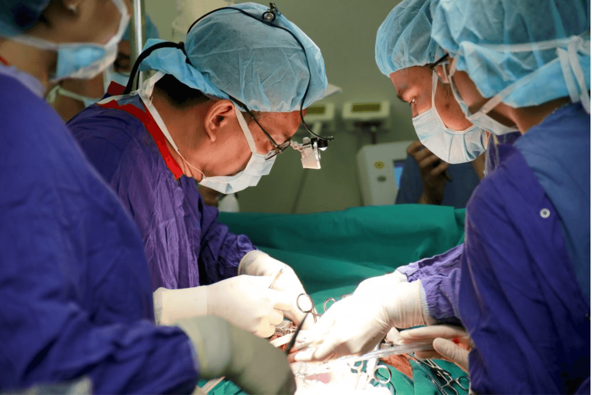 Bệnh viện Hữu nghị Việt Đức lần đầu tiên thực hiện thành công ghép phối từ người cho đa tạng. (Ảnh minh họa).