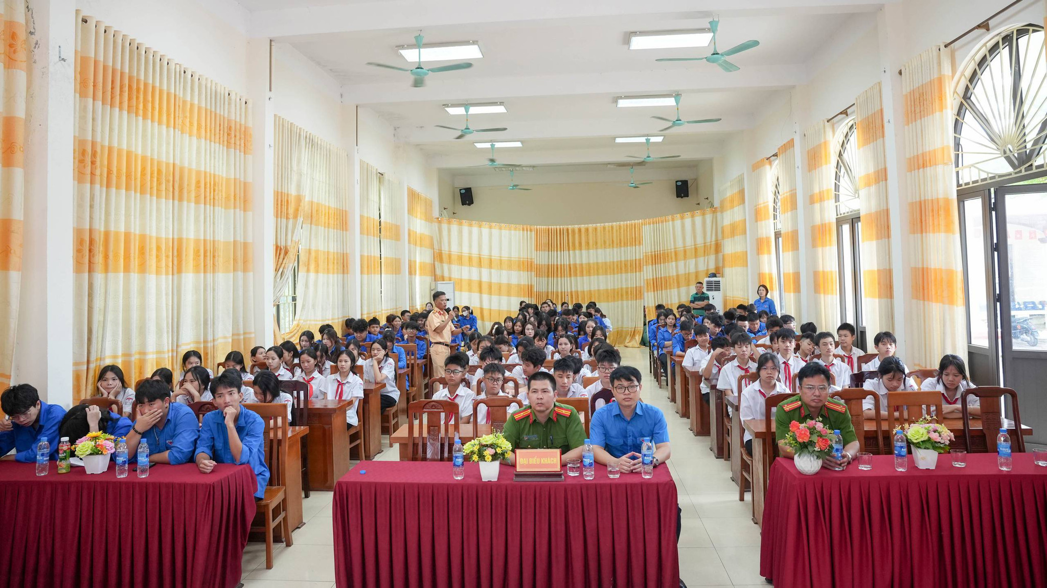 Chương trình tuyên truyền pháp luật về trật tự, an toàn giao thông thu hút sự tham gia của hơn 200 đoàn viên, thanh niên, học sinh.
