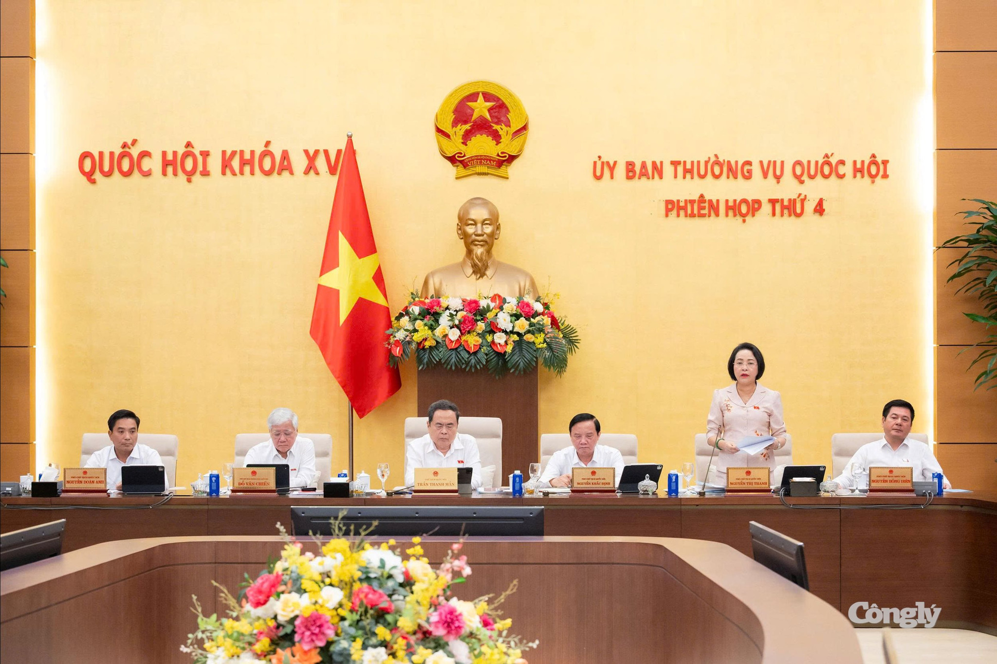 UBTVQH-nguoi-co-cong (2)