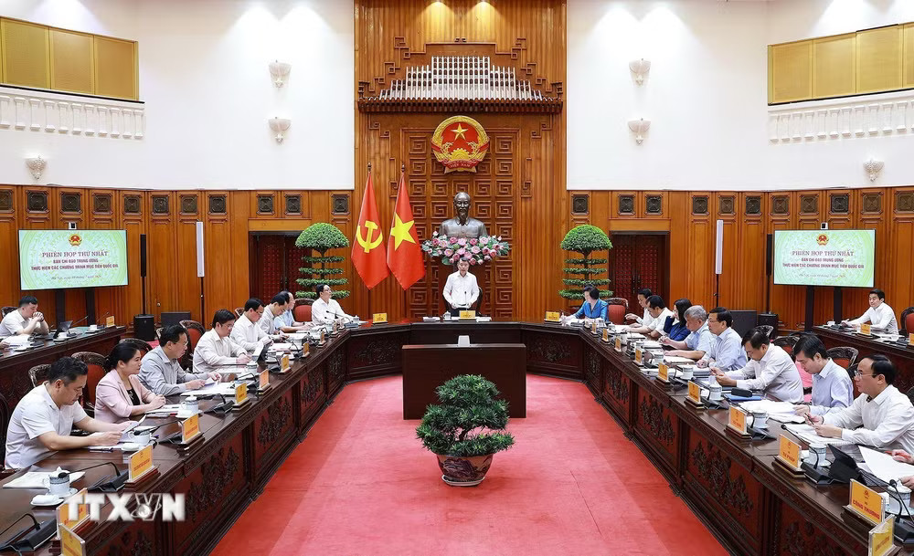 ttxvn-thu-tuong-le-minh-hung-chu-tri-hop-ve-cac-chuong-trinh-muc-tieu-quoc-gia-3.jpg
