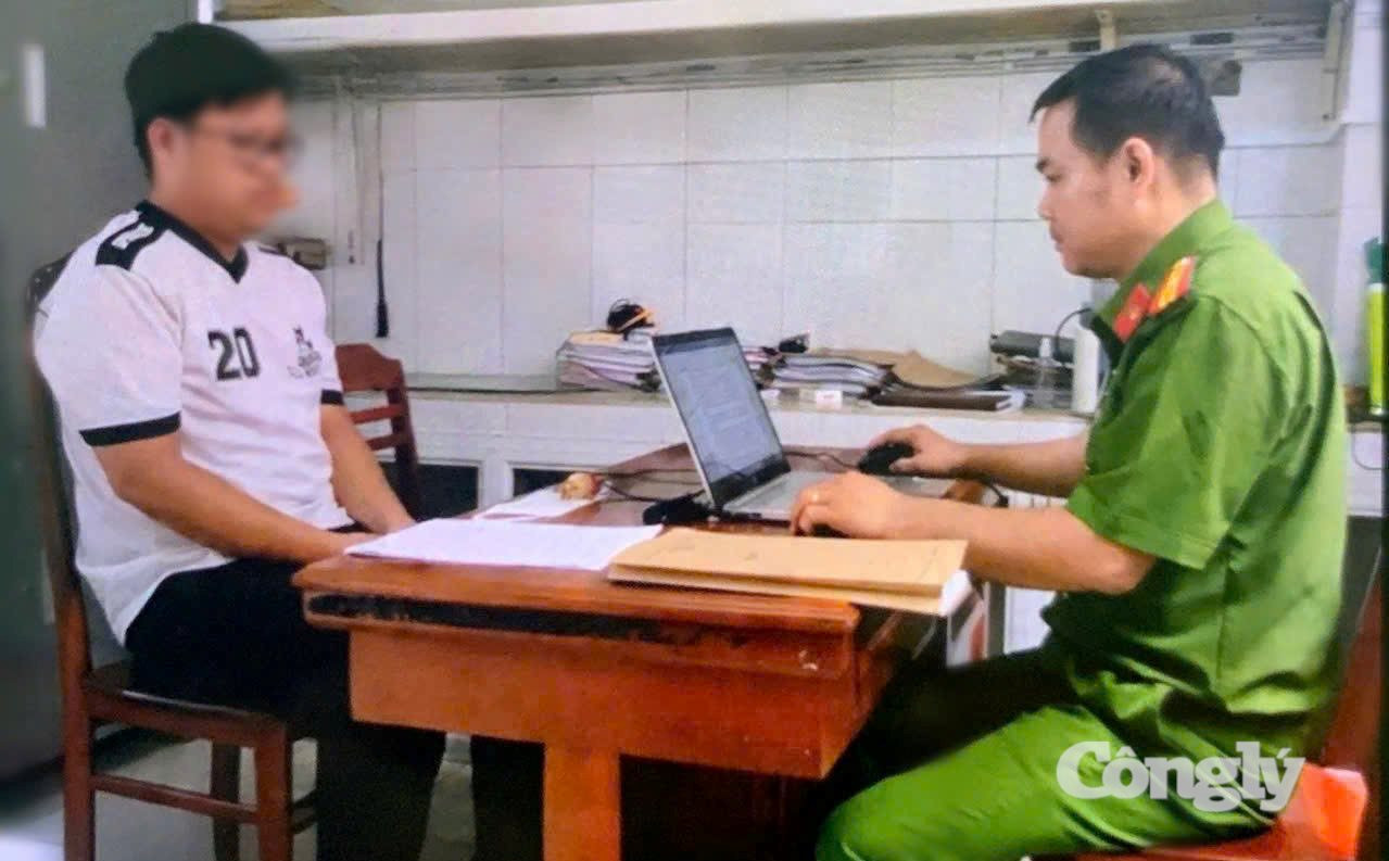 Đối tượng Đặng Quang Vinh tại cơ quan công an. Ảnh: CACC.