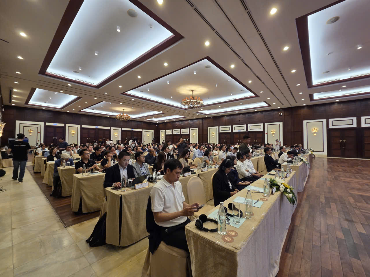 Đông đảo chuyên gia, doanh nghiệp và nhà đầu tư tham dự Hội thảo 