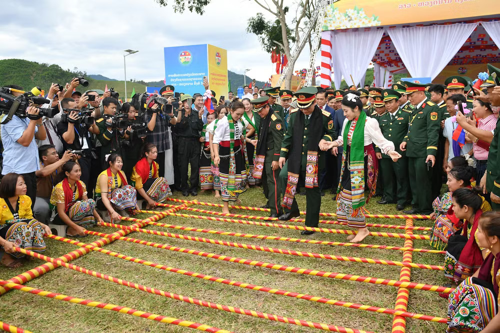 giao-luu-bien-gioi-viet-lao-107-4470.jpg