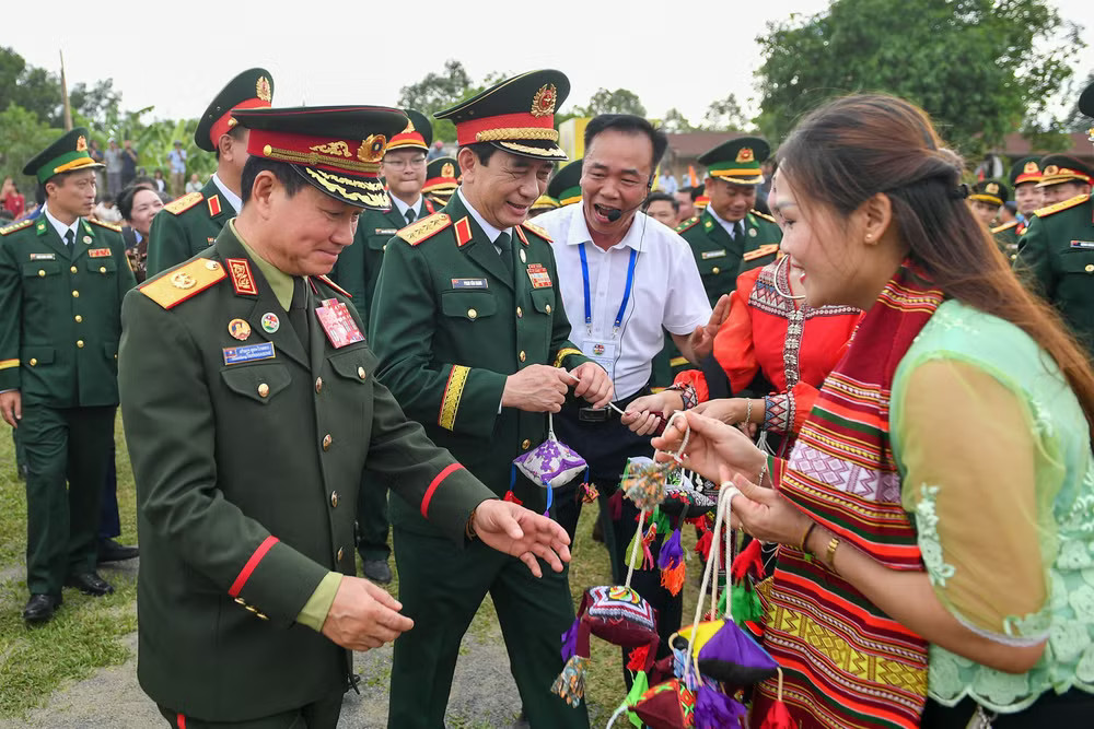 giao-luu-bien-gioi-viet-lao-107-4181.jpg