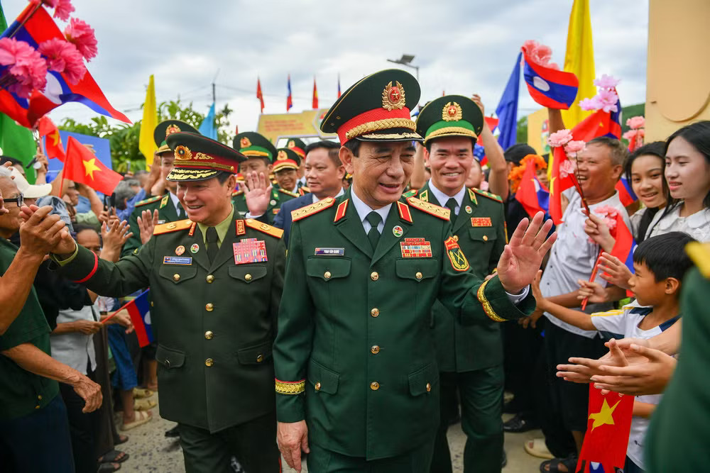 giao-luu-bien-gioi-viet-lao-107-3979.jpg