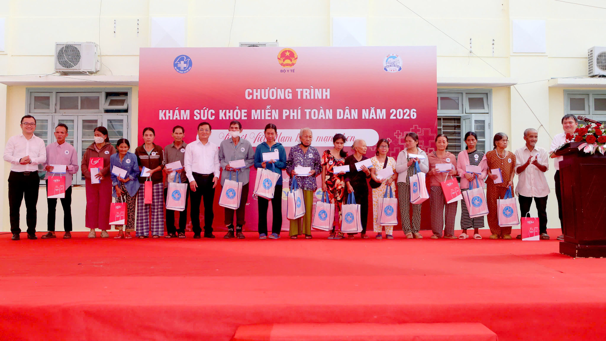 khám sức khỏe miễn phí
