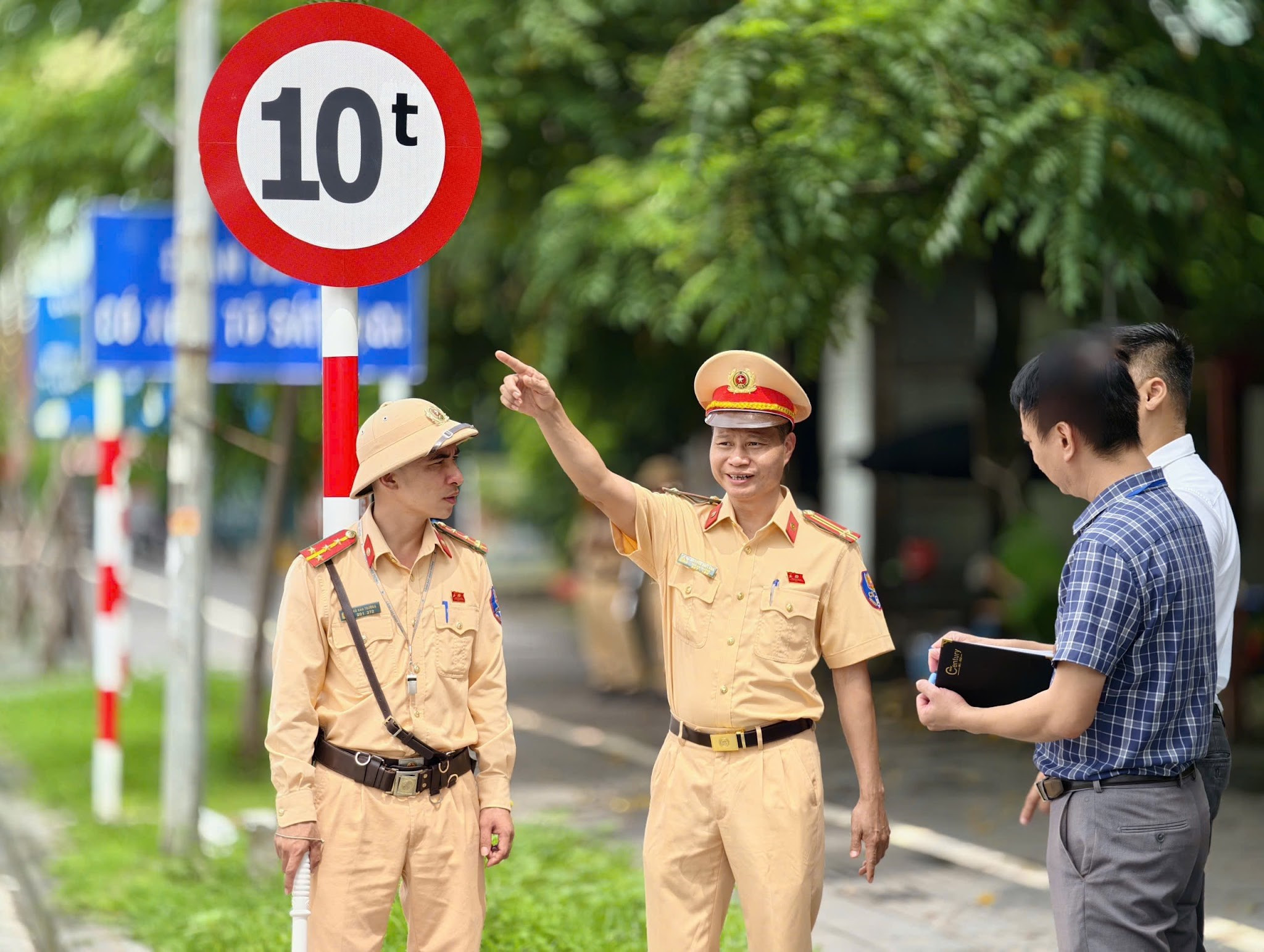 Hà Nội xử lý nghiêm xe tải vi phạm tải trọng, lộ trình trên đường Lê Hữu Tựu 1