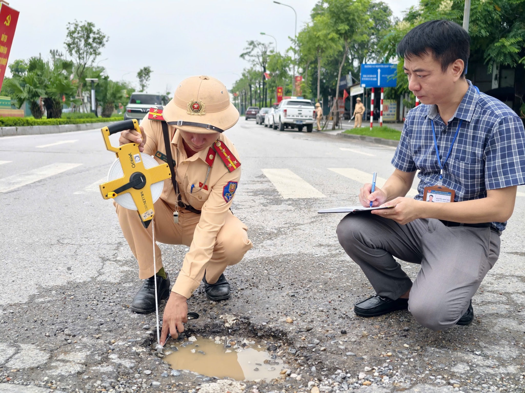 Hà Nội xử lý nghiêm xe tải vi phạm tải trọng, lộ trình trên đường Lê Hữu Tựu 2